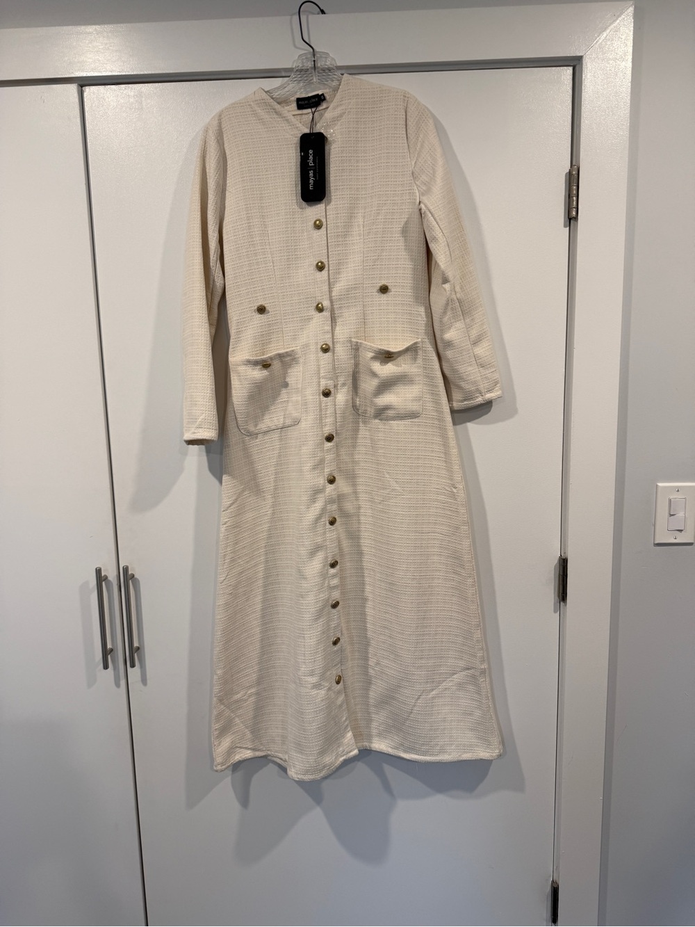NWT Mayas Place button down off white dress